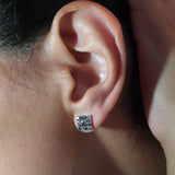 טבעת V משובצת זהב משובצת ביהלום משובצת ב-Pear &amp; Pave