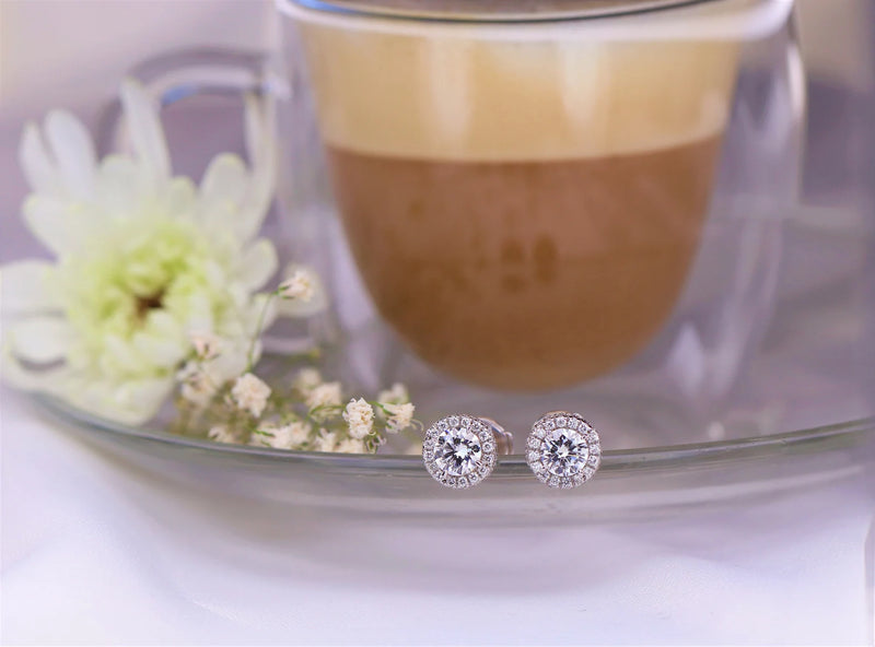 Two Sides Round Earrings in Gold with Diamonds