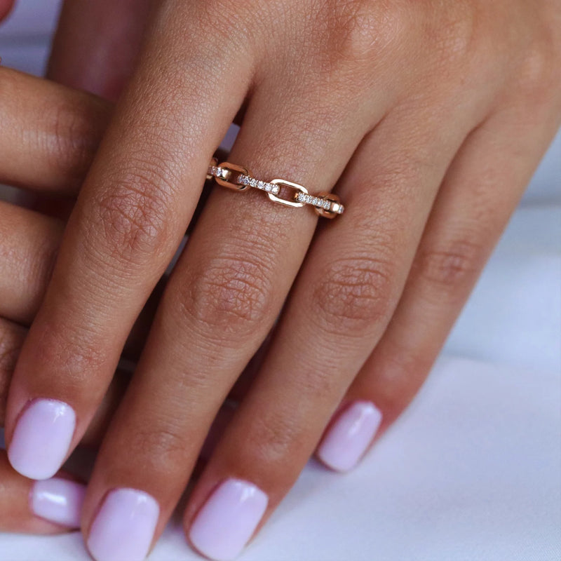 Chain Ring in Gold with Diamonds