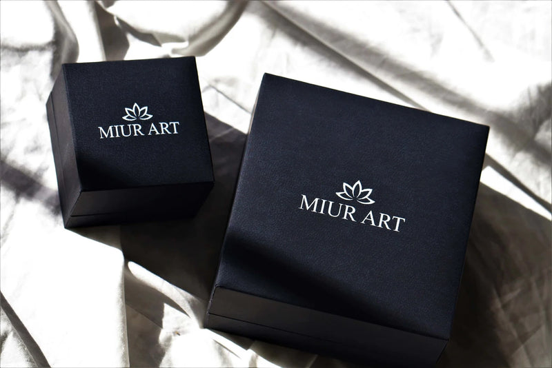 Pair Flash Earrings in Gold with Diamonds