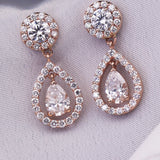 טבעת V משובצת זהב משובצת ביהלום משובצת ב-Pear &amp; Pave