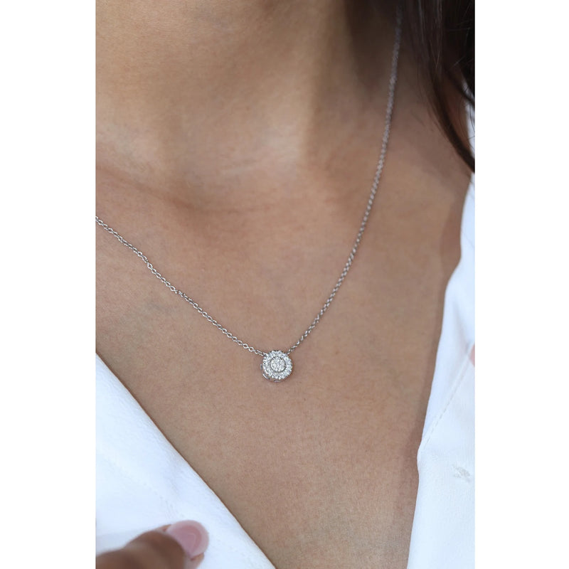 Round Shape Necklace in Gold with Diamonds