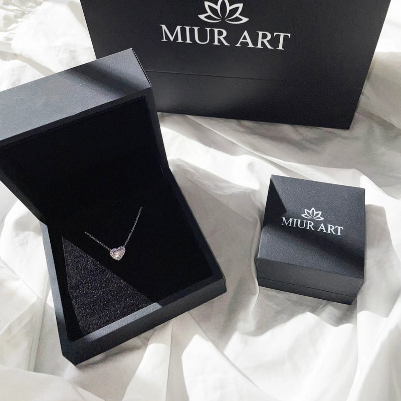 Heart Shape Necklace in Gold with Diamonds