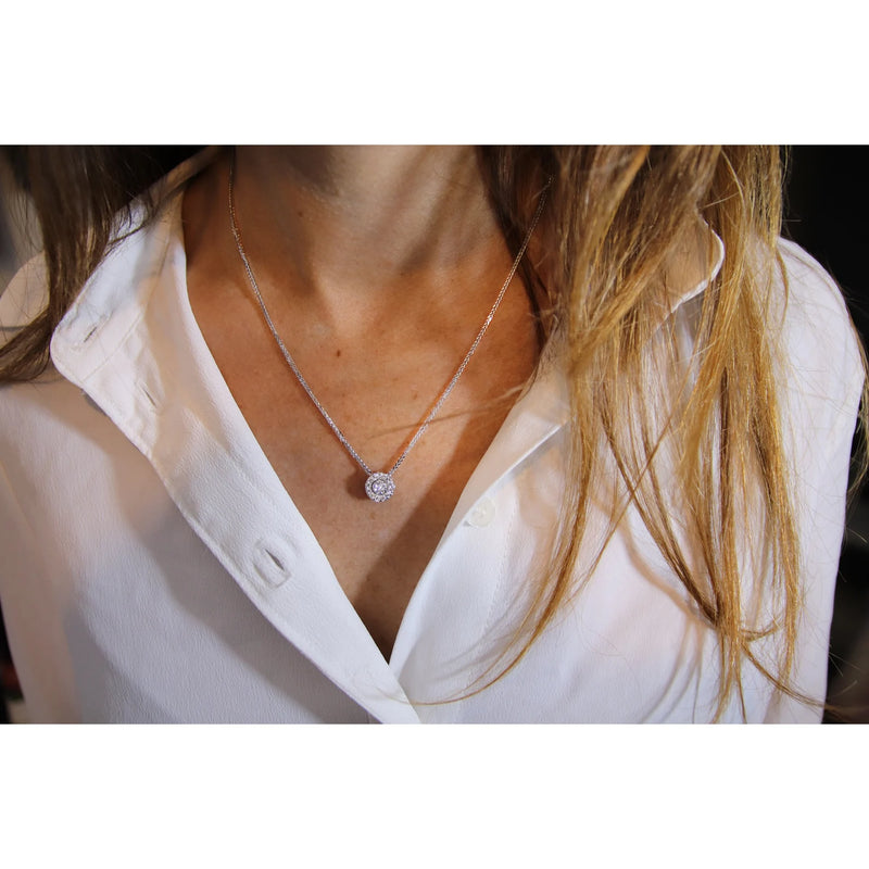 Round Shape Necklace in Gold with Diamonds