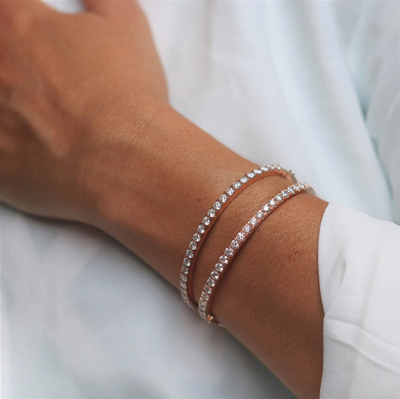 Sprinkled Round Bracelet in Gold with Diamond