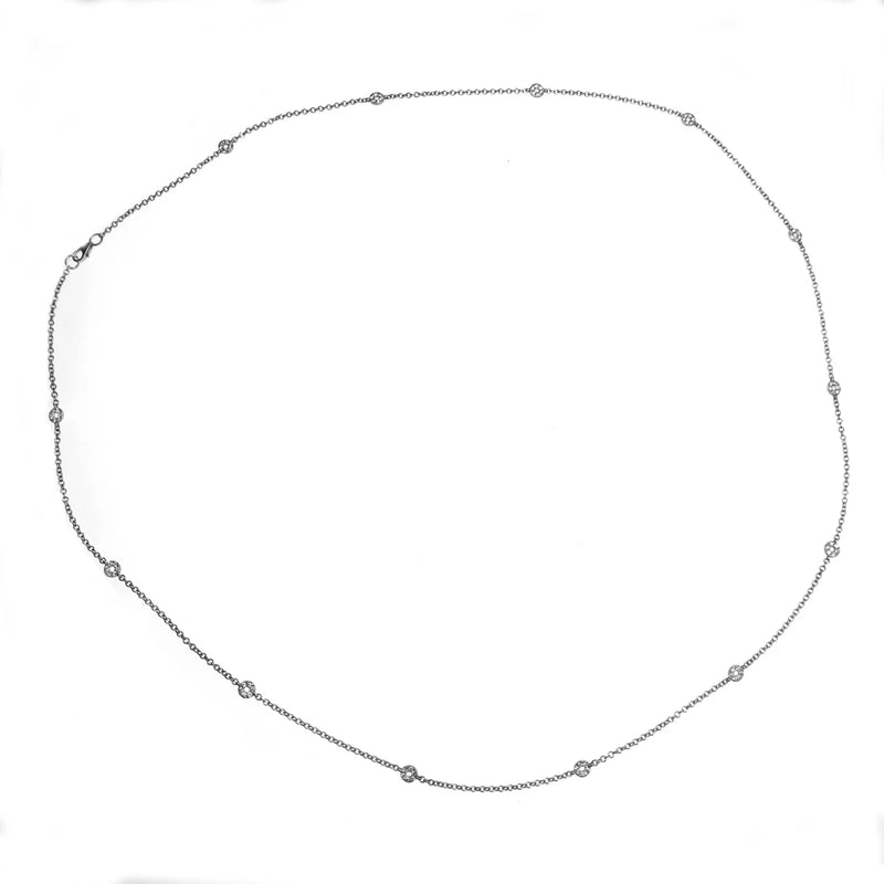 Round Necklace in Gold with Diamonds