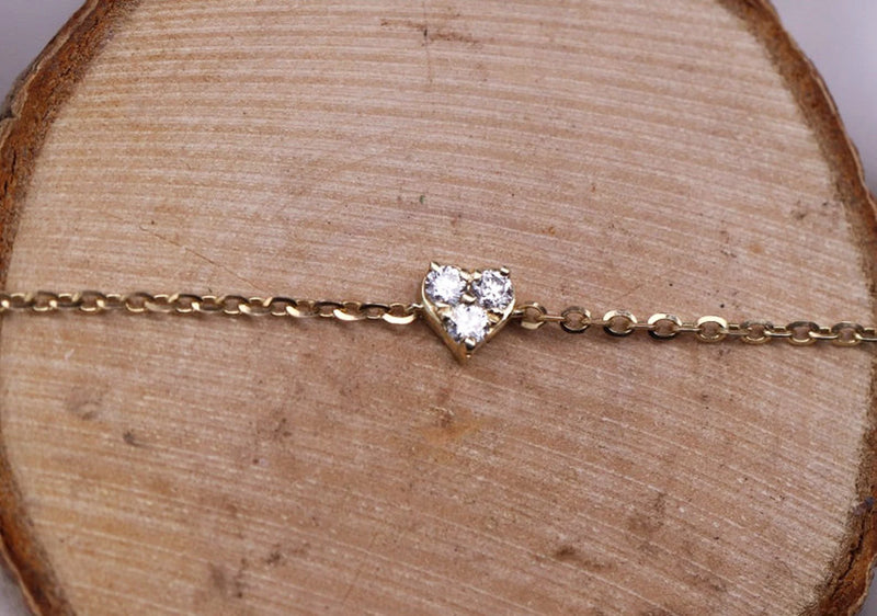 Three Stones Style Bracelet in Gold with Diamond