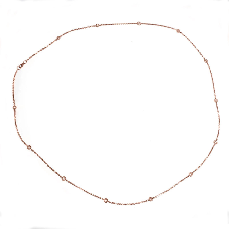 Round Necklace in Gold with Diamonds