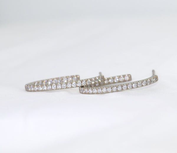 Round shape Earrings in Gold with Diamonds