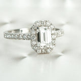 Classic Emerald Ring Shape in Gold with Diamonds