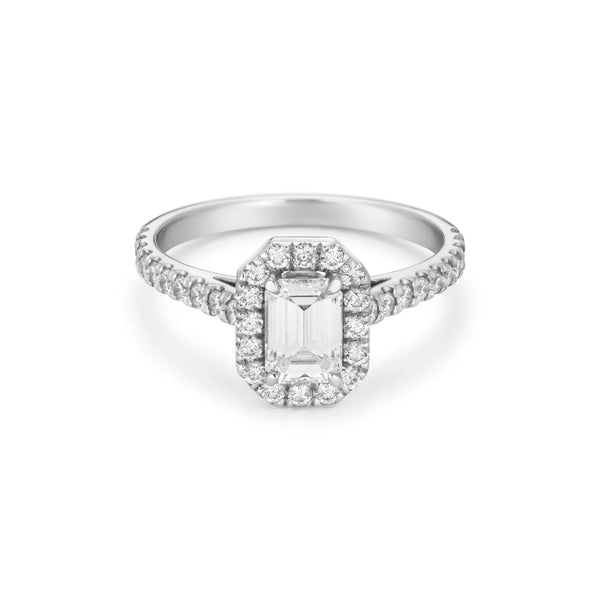 Classic Emerald Ring Shape in Gold with Diamonds