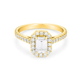 Classic Emerald Ring Shape in Gold with Diamonds