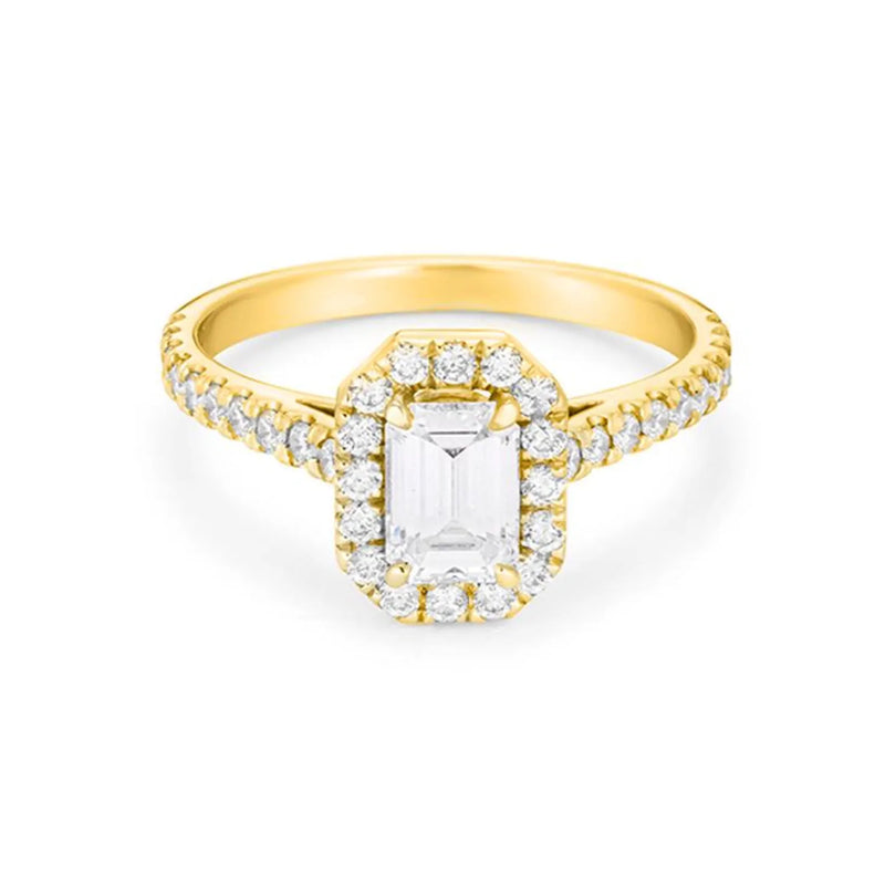 Classic Emerald Ring Shape in Gold with Diamonds