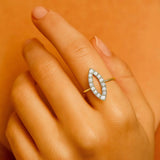 טבעת משובצת זהב משובצת יהלומים מבית Marquise Pave