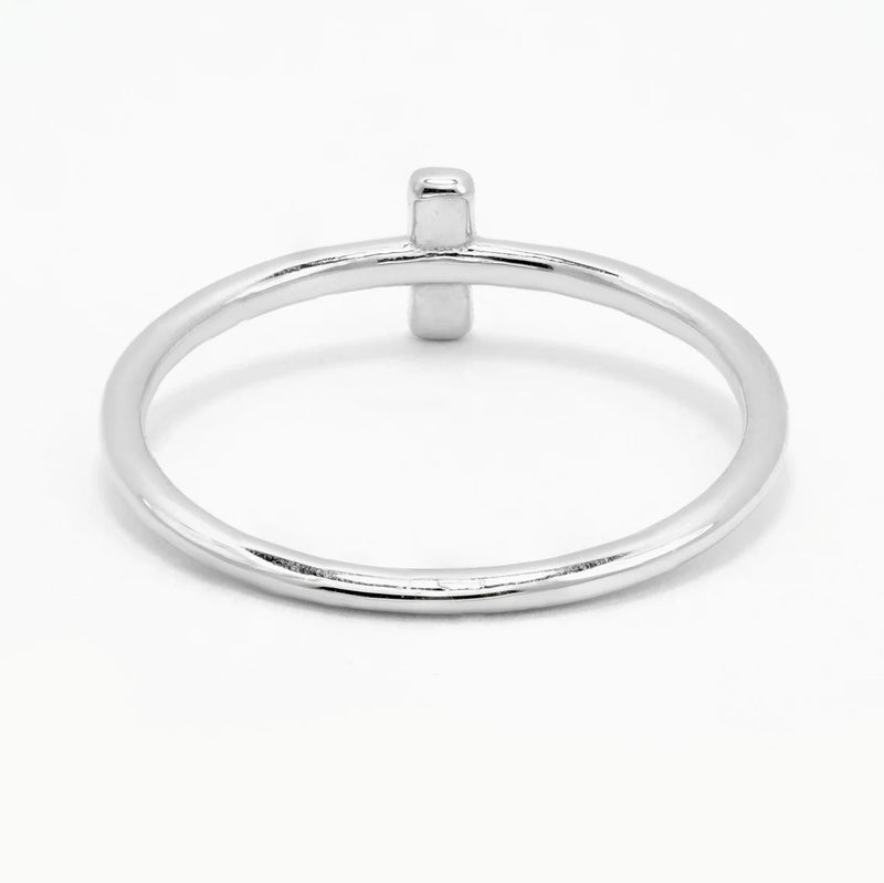 Minimal Three Stone Ring in Gold with Diamonds